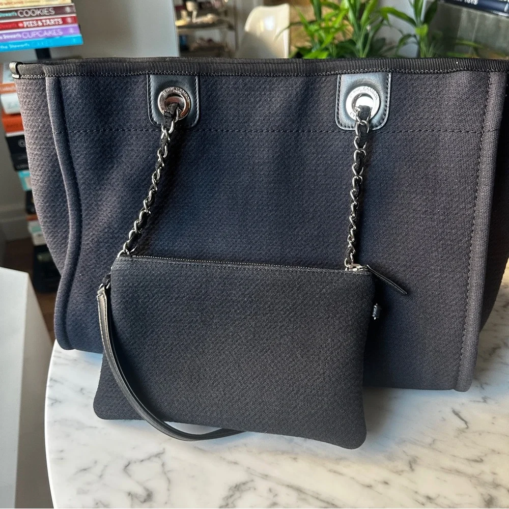 Chanel Large Shopper 30cm Black with Silver Hardware 2021 - Picture 8 of 14